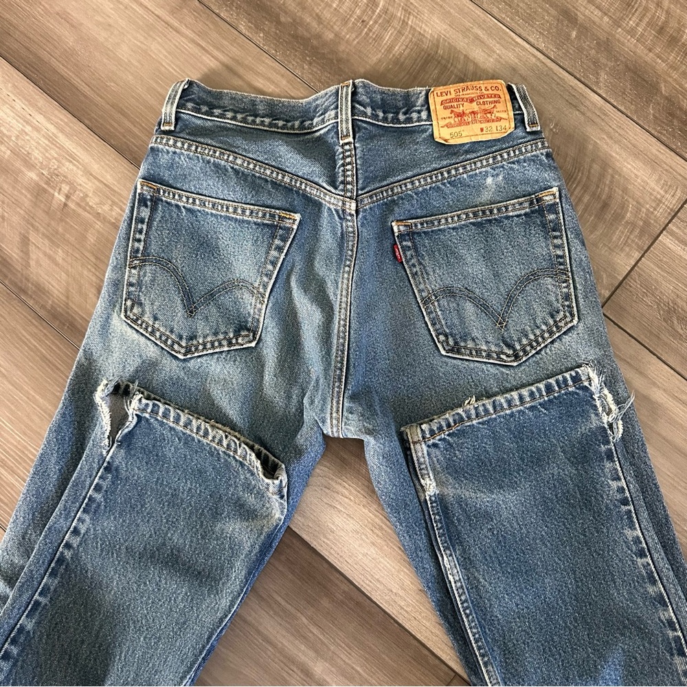 Vintage Levi’s 505 regular fit. dark blue extra long